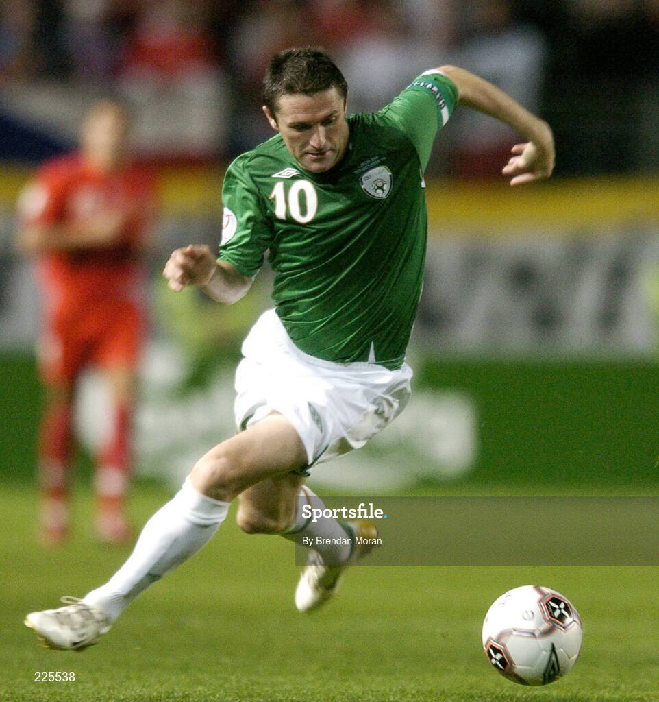 11 October 2006; Robbie Keane, Republic of Ireland. Euro 2008 Championship Qualifier, Republic of Ireland v Czech Republic, Lansdowne Road, Dublin. Picture credit: Brendan Moran / SPORTSFILE