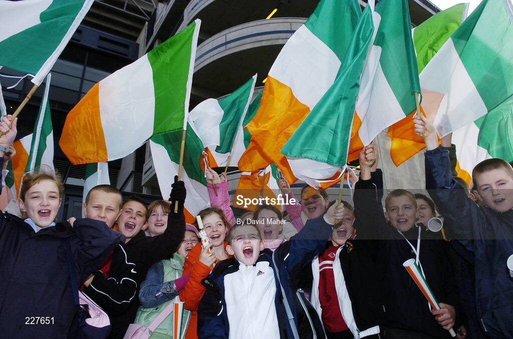 5 November 2006; Children from Holy Family Primary School, Belfast, show their support for Ireland before the start of the game. Coca-Cola International Rules Series 2006, Second Test, Ireland v Australia, Croke Park, Dublin. Picture credit: David Maher / SPORTSFILE