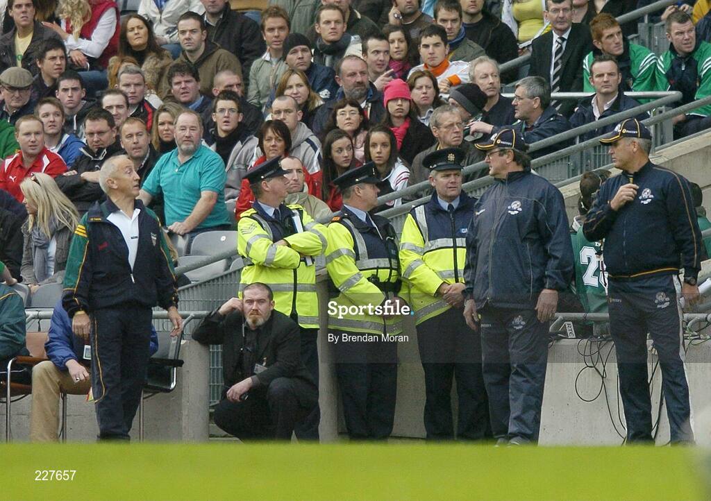 5 November 2006; Irish manager Sean Boylan exchanges words with Australian coach Kevin Sheedy on the sideline. Coca-Cola International Rules Series 2006, Second Test, Ireland v Australia, Croke Park, Dublin. Picture credit: Brendan Moran / SPORTSFILE