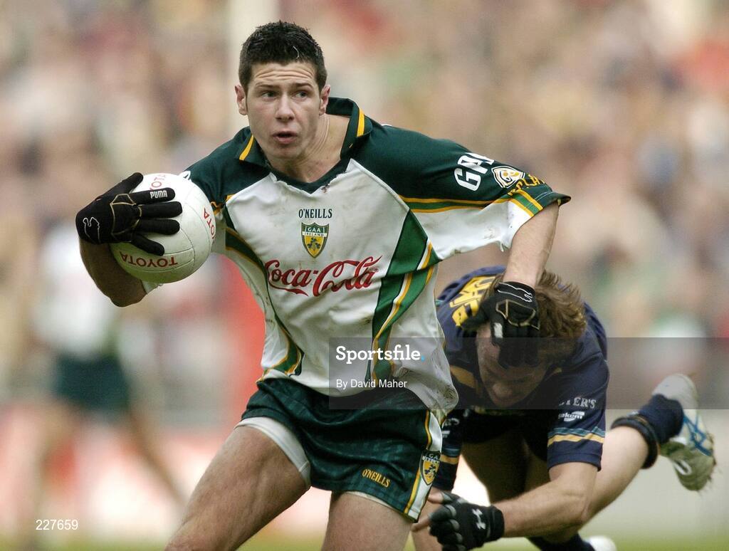 5 November 2006; Sean Kavanagh, Ireland, in action against James McDonald, Australia. Coca-Cola International Rules Series 2006, Second Test, Ireland v Australia, Croke Park, Dublin. Picture credit: David Maher / SPORTSFILE