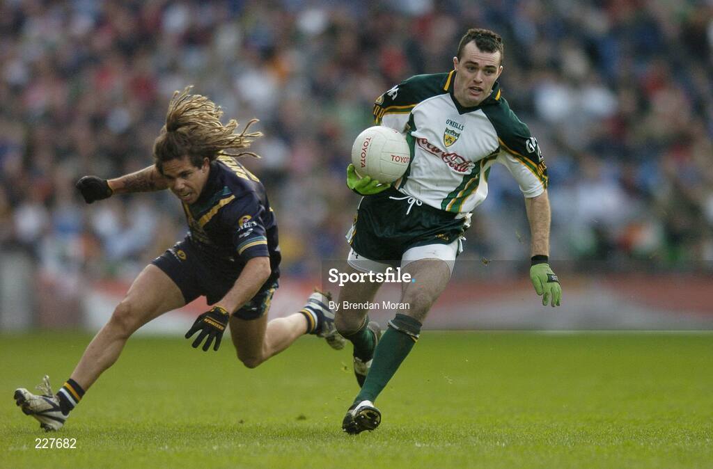 5 November 2006; Paul Barden, Ireland, in action against Chance Bateman, Australia. Coca-Cola International Rules Series 2006, Second Test, Ireland v Australia, Croke Park, Dublin. Picture credit: Brendan Moran / SPORTSFILE