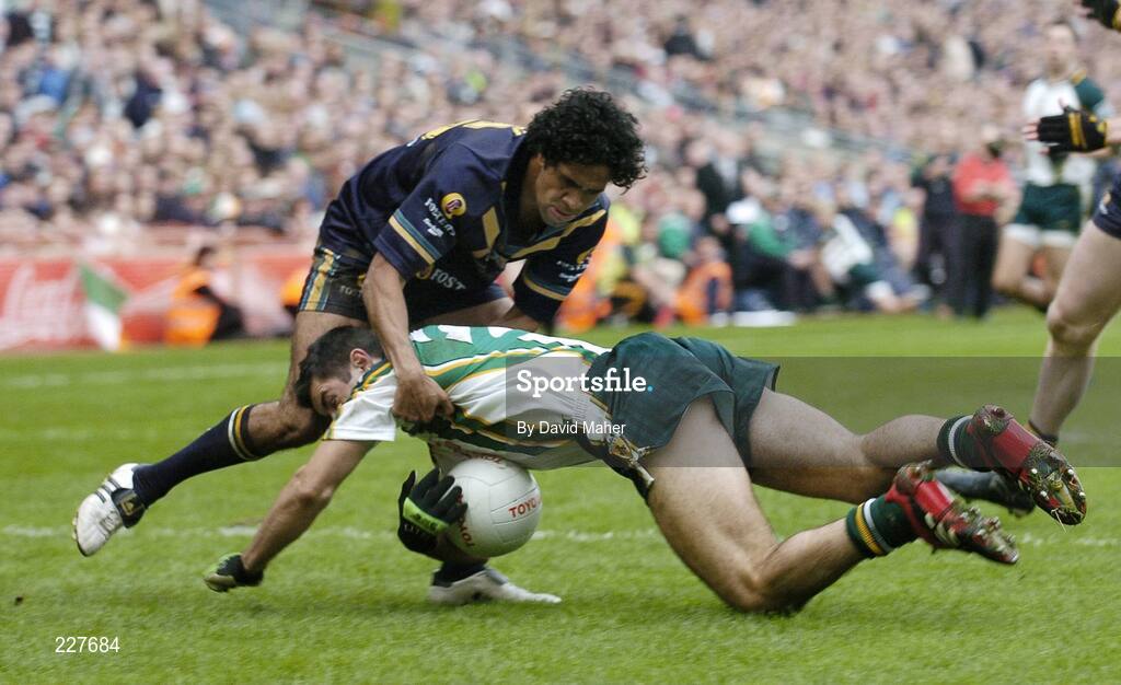 5 November 2006; Aidan O'Mahoney, Ireland, in action against Aaron Davey, Australia. Coca-Cola International Rules Series 2006, Second Test, Ireland v Australia, Croke Park, Dublin. Picture credit: David Maher / SPORTSFILE