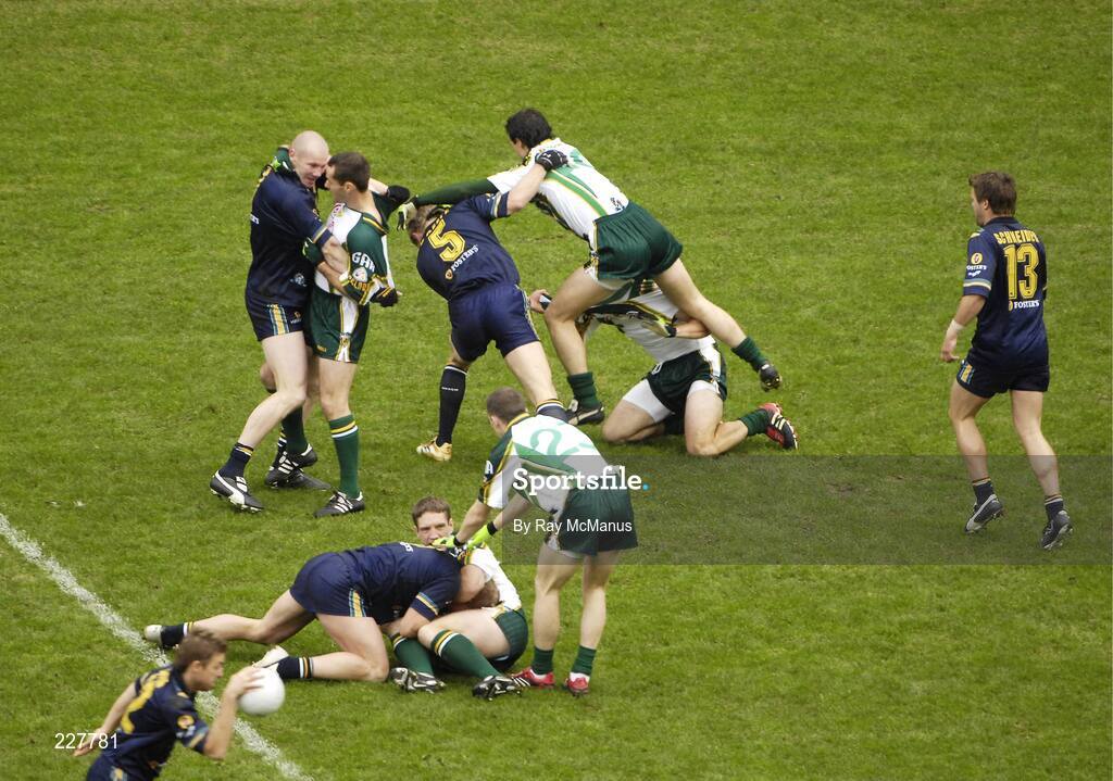 5 November 2006; Ireland and Australia players fight in the early stages of the game as the Australians break away for the first goal of the game. Coca-Cola International Rules Series 2006, Second Test, Ireland v Australia, Croke Park, Dublin. Picture credit: Ray McManus / SPORTSFILE