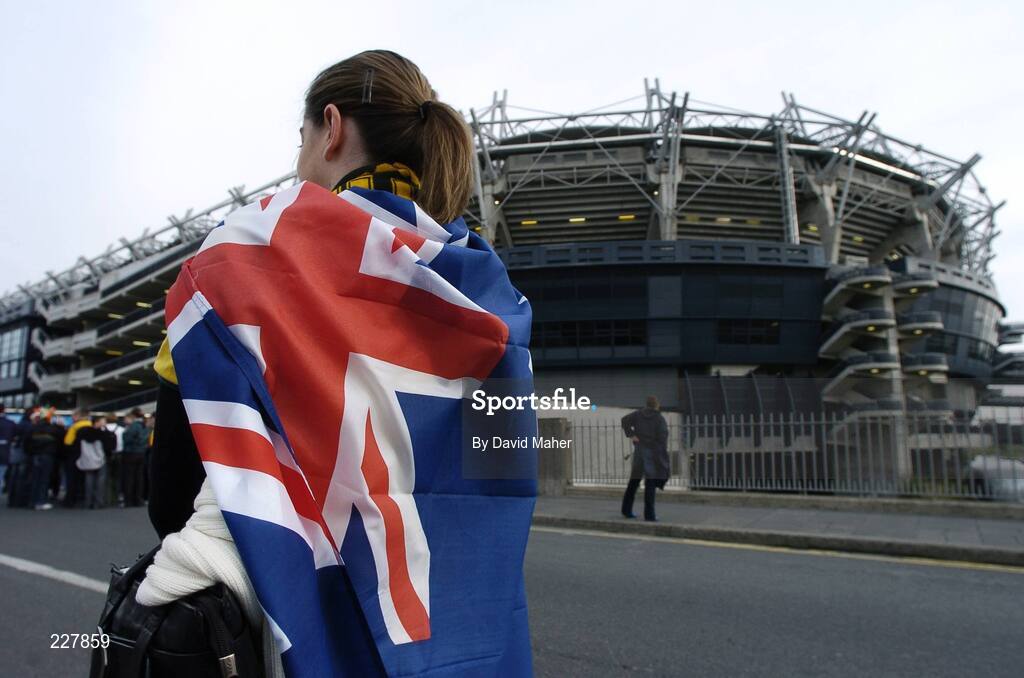 5 November 2006; An  Australian supporter outside Croke Park. Coca-Cola International Rules Series 2006, Second Test, Ireland v Australia, Croke Park, Dublin. Picture credit: David Maher / SPORTSFILE