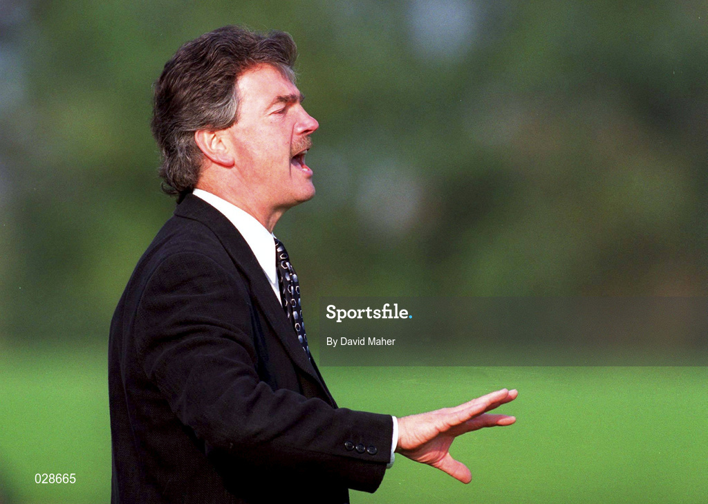 17 October 1999; Shamrock Rovers manager Damien Richardson during the Eircom League Premier Division match between Shamrock Rovers and Cork City at Morton Stadium in Santry, Dublin. Photo by David Maher/Sportsfile