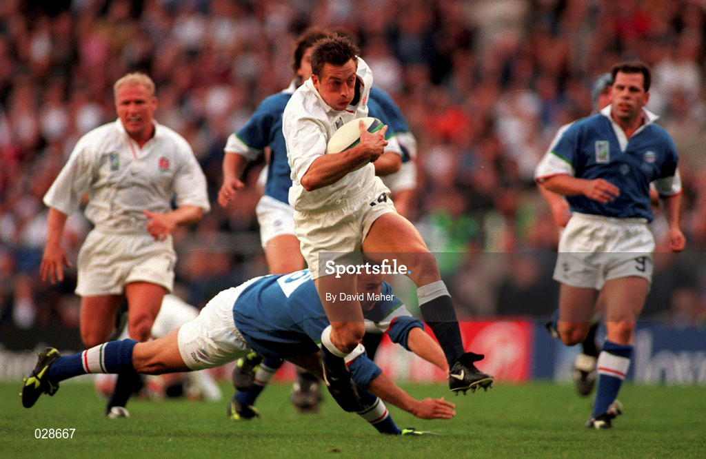 2 October 1999; Dan Luger of England during the Rugby World Cup Pool B match between England and Italy at Twickenham Stadium in London, England. Photo by David Maher/Sportsfile