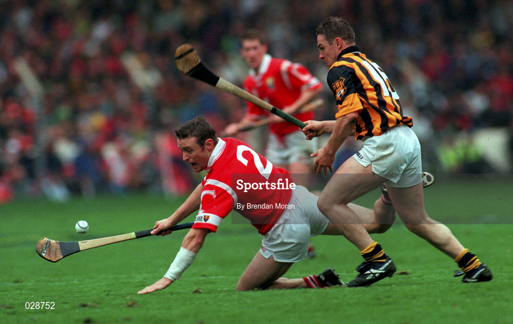12 September 1999; Fergal Ryan, Cork, in action against Charlie Carter, Kilkenny. All Ireland Senior Hurling Championship Final, Croke Park, Dublin. Picture credit; Brendan Moran/SPORTSFILE