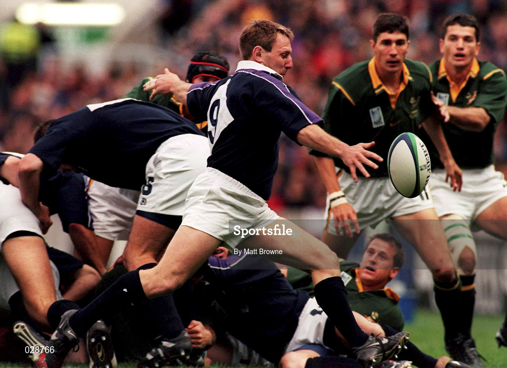 3 October 1999; Gary Armstrong of Scotland during the Rugby World Cup Pool A match between Scotland and South Africa at Murrayfield Stadium in Edinburgh, Scotland. Photo by Matt Browne/Sportsfile