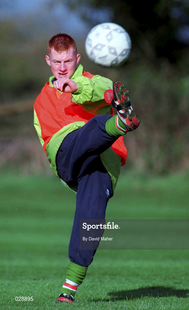 29 October 1999; Keith Grayson during a Republic of Ireland U16 squad training session in Dublin. Photo by David Maher/Sportsfile