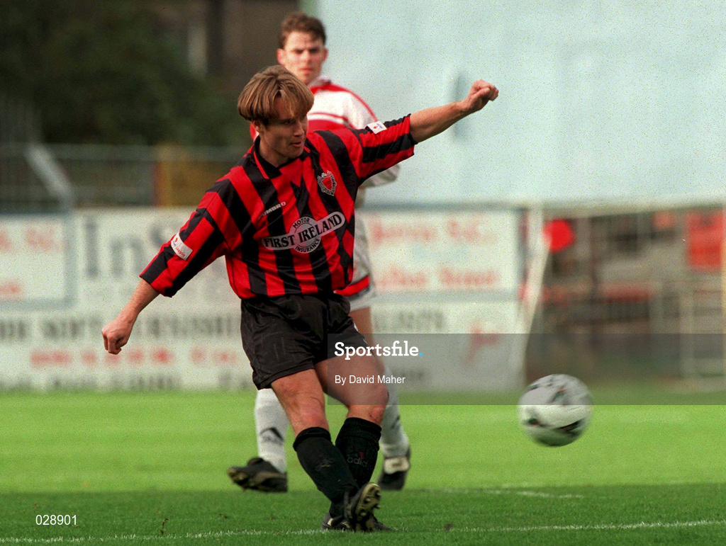 31 October 1999; Kevin Hunt of Bohemians during the Eircom League Premier Division match between Bohemians and Sligo Rovers at Dalymount Park in Dublin. Photo by David Maher/Sportsfile
