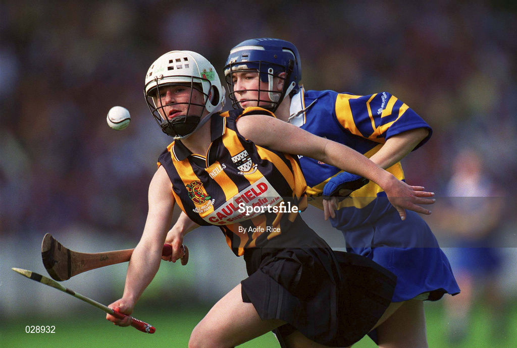 5 September 1999; Lizzy Lyng of Kilkenny in action against Una Dwyer of Tipperary during the Bórd na Gaeilge All-Ireland Senior Camogie Championship Final between Tipperary and Kilkenny at Croke Park in Dublin. Photo by Aoife Rice/Sportsfile