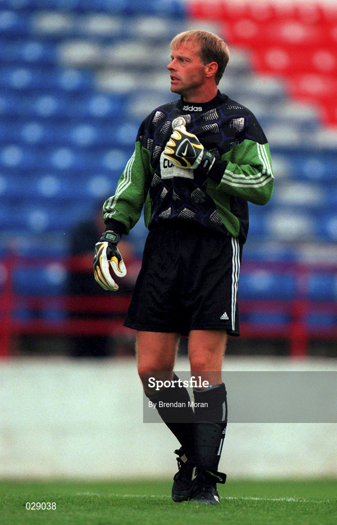 13 August 1999; Nick Flowers of Galway during the Eircom League Premier Division match between Shelbourne v Galway United at Tolka Park in Dublin. Photo by Brendan Moran/Sportsfile