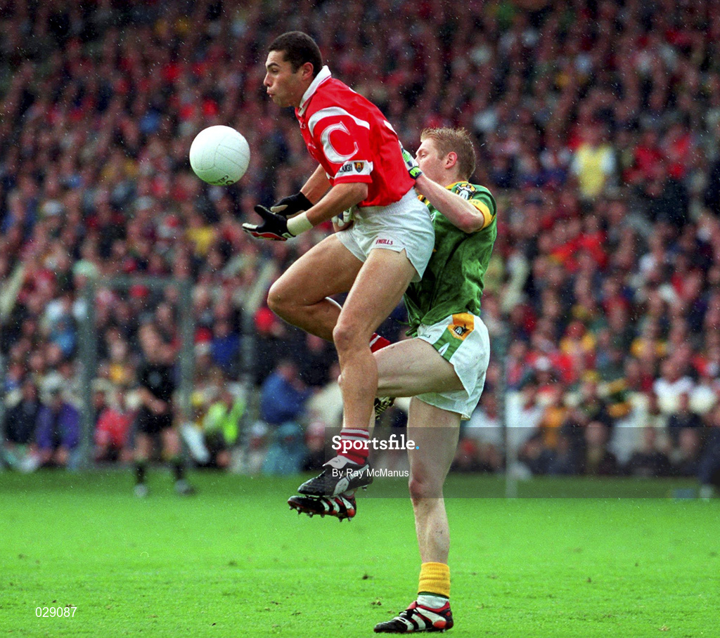 26 September 1999; Séan Og O'hAilpín of Cork in action against Graham Geraghty of Meath during the GAA Football All-Ireland Senior Championship Final match between Meath and Cork at Croke Park in Dublin. Photo by Ray McManus/Sportsfile