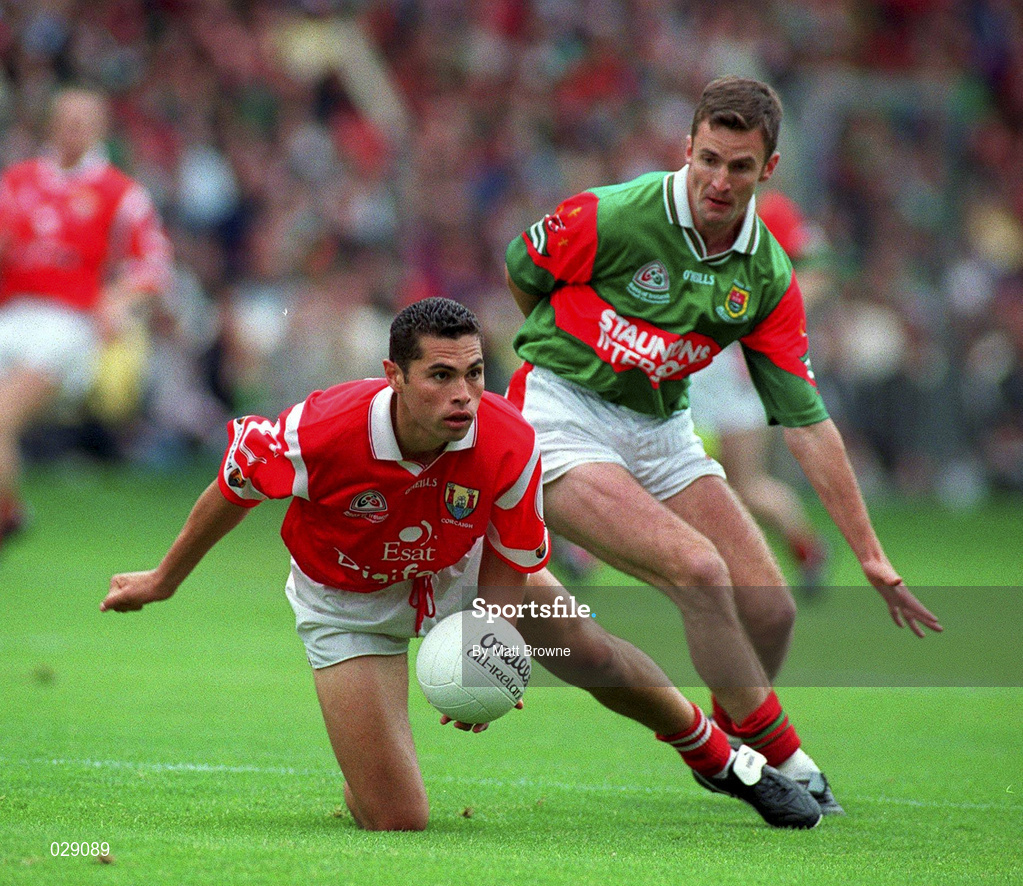 22 August 1999; Séan Og O'Hailpin of Cork in action against Maurice Sheridan of Mayo during the All-Ireland Senior Football Championship Semi-Final match between Cork and Mayo at Croke Park, Dublin. Photo by Matt Browne/Sportsfile