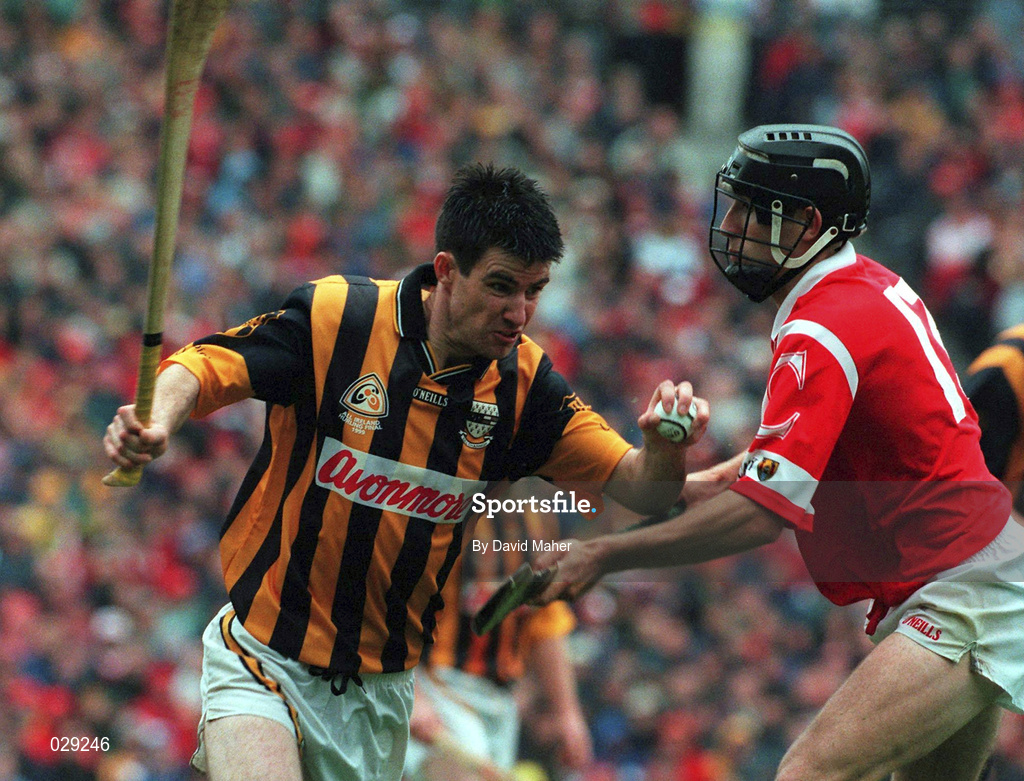 12 September 1999; Philip Larkin, Kilkenny, in action against Ben O'Connor, Cork, Cork v Kilkenny, All-Ireland Hurling Final, Croke Park, Dublin. Picture credit: David Maher / SPORTSFILE