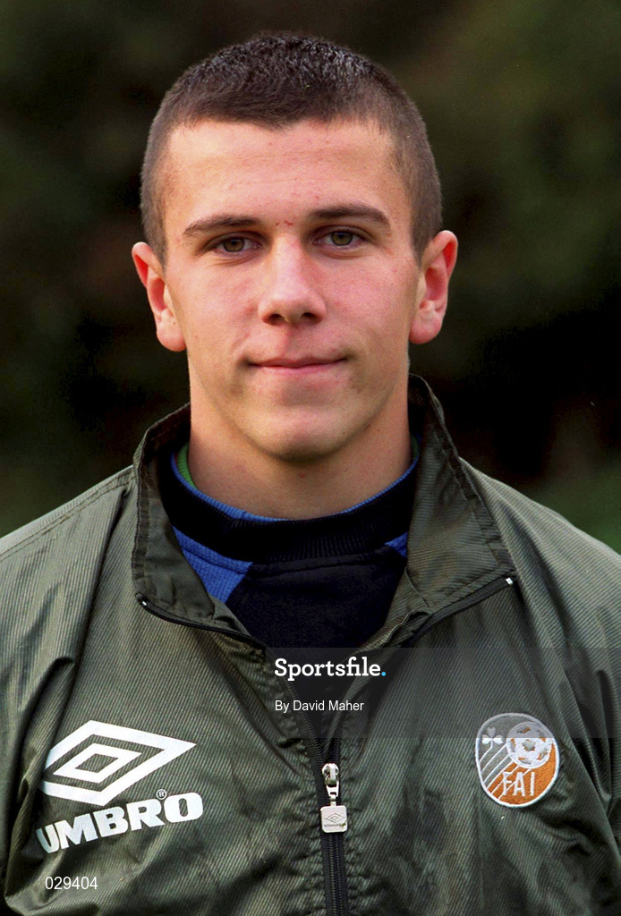 29 October 1999; Wayne Henderson during a Republic of Ireland U16 squad training session in Dublin. Photo by David Maher/Sportsfile