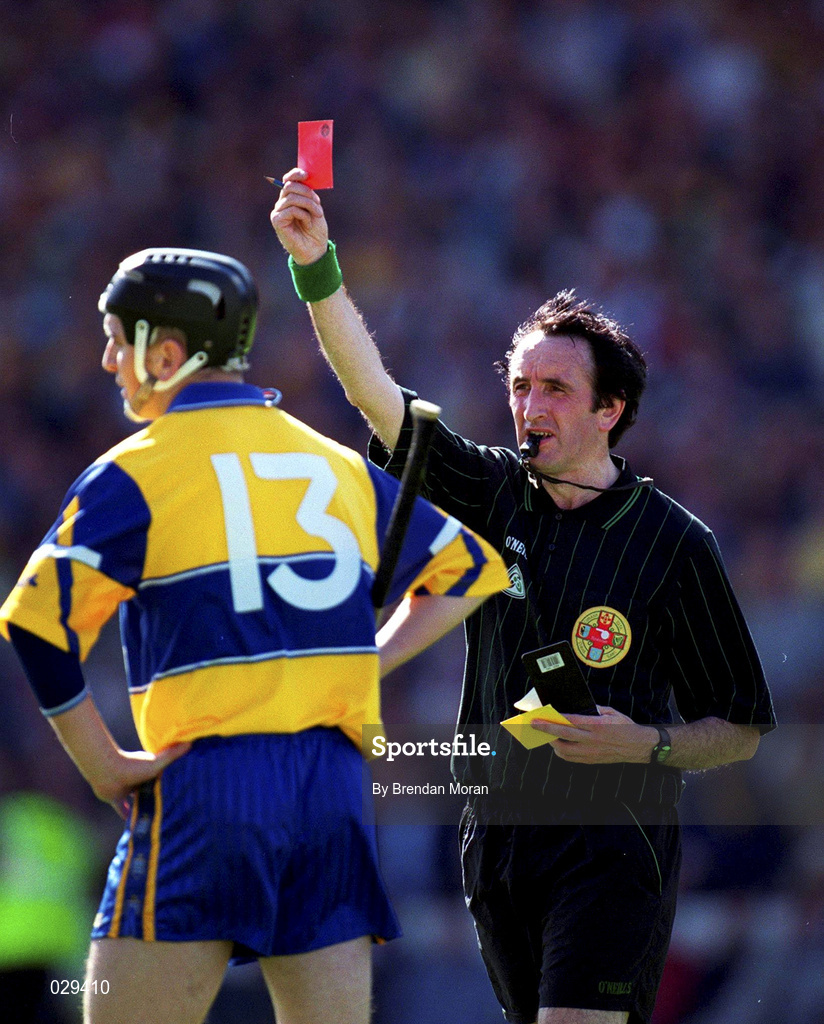 15 August 1999; Stephen McNamara of Clare is sent off by referee Willie Barrrett during the GAA All-Ireland Senior Hurling Championship Semi-Final between Clare and Kilkenny at Croke Park in Dublin. Photo by Brendan Moran/Sportsfile