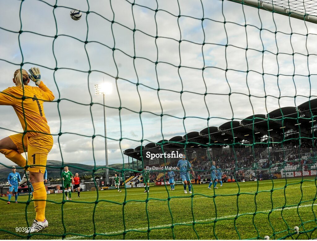 20 August 2014; Slovenian goalkeeper Lucija Mori is unable to keep out the shot from Republic of Ireland's Julie Ann Russell for her side's first goal. FIFA Women's World Cup Qualifier, Group 1, Republic of Ireland v Slovenia. Tallaght Stadium, Tallaght, Co. Dublin. Picture credit: David Maher / SPORTSFILE