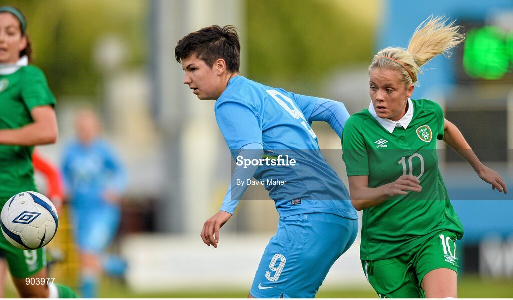 20 August 2014; Denise O'Sullivan, Republic of Ireland, in action against Tina Marolt, Slovenia. FIFA Women's World Cup Qualifier, Group 1, Republic of Ireland v Slovenia. Tallaght Stadium, Tallaght, Co. Dublin. Picture credit: David Maher / SPORTSFILE