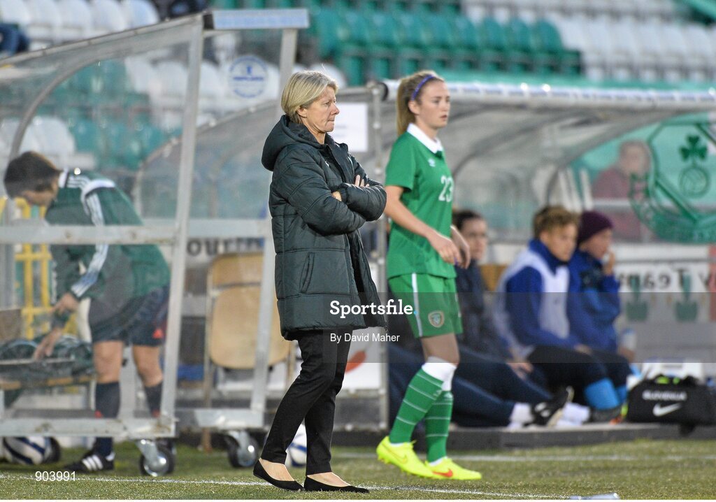 20 August 2014; Republic of Ireland manager Sue Ronan. FIFA Women's World Cup Qualifier, Group 1, Republic of Ireland v Slovenia. Tallaght Stadium, Tallaght, Co. Dublin. Picture credit: David Maher / SPORTSFILE