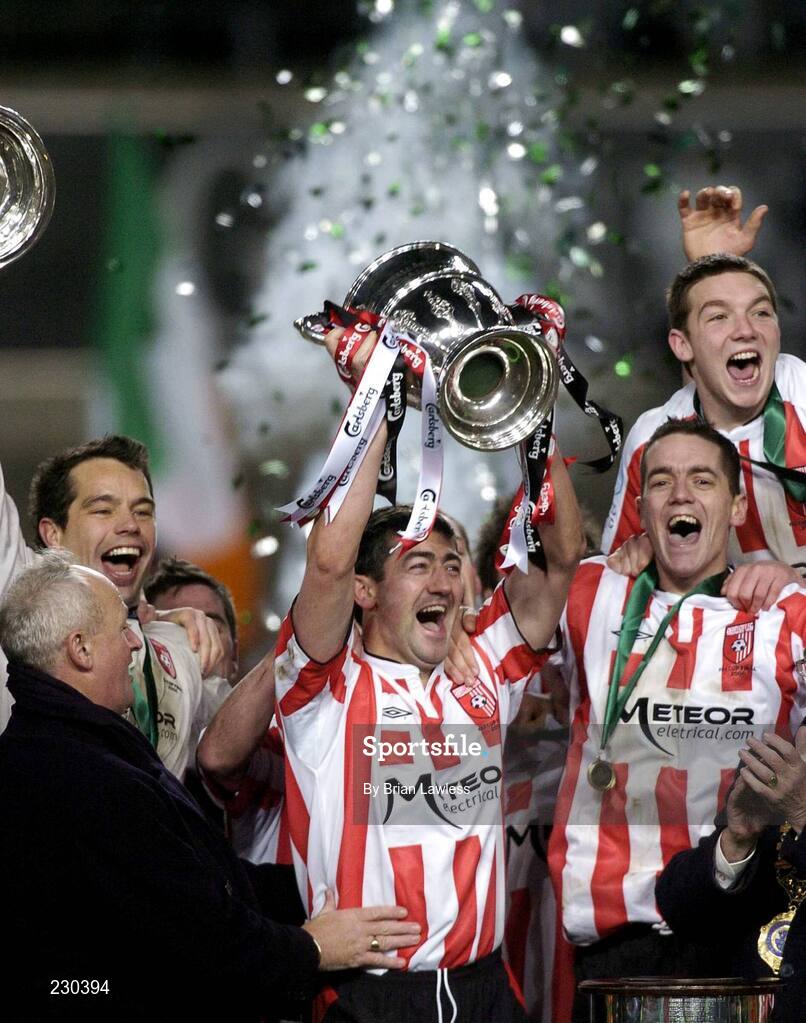 3 December 2006; Derry City captain Peter Hutton lifts the cup. FAI Carlsberg Senior Challenge Cup Final, Derry City v St Patrick's Athletic, Lansdowne Road, Dublin. Picture credit: Brian Lawless / SPORTSFILE