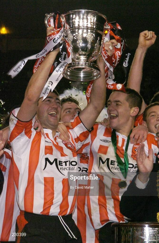3 December 2006; Derry City captain Peter Hutton lifts the FAI Carlsberg Senior Challenge Cup. FAI Carlsberg Senior Challenge Cup Final, Derry City v St Patrick's Athletic, Lansdowne Road, Dublin. Picture credit: David Maher / SPORTSFILE