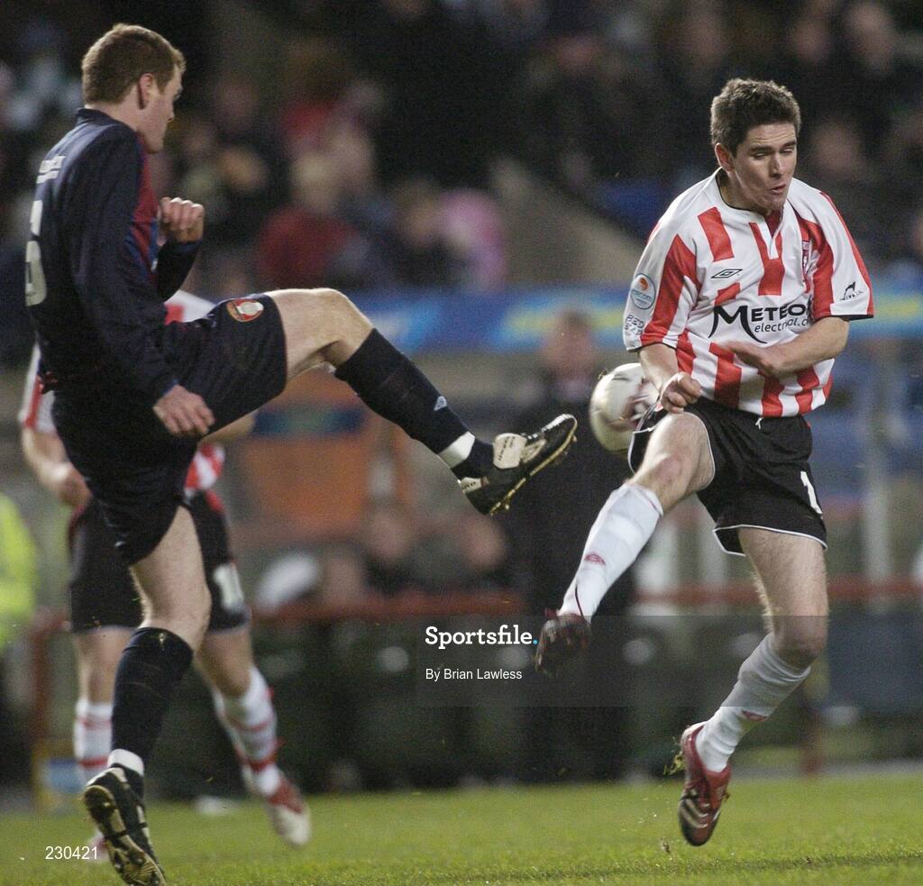 3 December 2006; Gareth McGlynn, Derry City, in action against Colm Foley, St Patrick's Athletic. FAI Carlsberg Senior Challenge Cup Final, Derry City v St Patrick's Athletic, Lansdowne Road, Dublin. Picture credit: Brian Lawless / SPORTSFILE