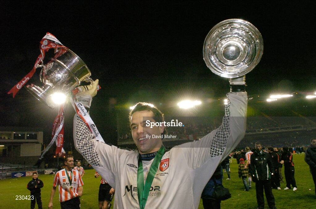 3 December 2006; David Forde, Derry City, celebrates at the end of the game. FAI Carlsberg Senior Challenge Cup Final, Derry City v St Patrick's Athletic, Lansdowne Road, Dublin. Picture credit: David Maher / SPORTSFILE
