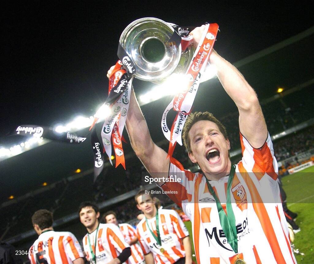 3 December 2006; Derry City's Barry Molloy celebrates with the cup. FAI Carlsberg Senior Challenge Cup Final, Derry City v St Patrick's Athletic, Lansdowne Road, Dublin. Picture credit: Brian Lawless / SPORTSFILE