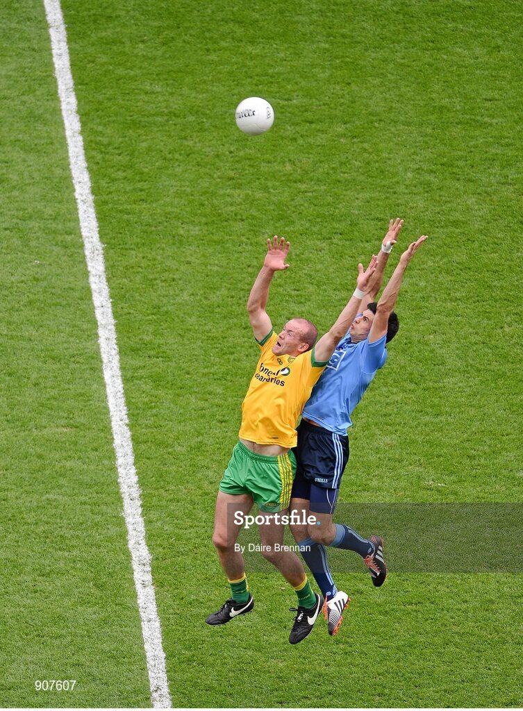 31 August 2014; Neil Gallagher, Donegal, in action against Cian O'Sullivan, Dublin. GAA Football All Ireland Senior Championship, Semi-Final, Dublin v Donegal, Croke Park, Dublin. Picture credit: Dáire Brennan / SPORTSFILE