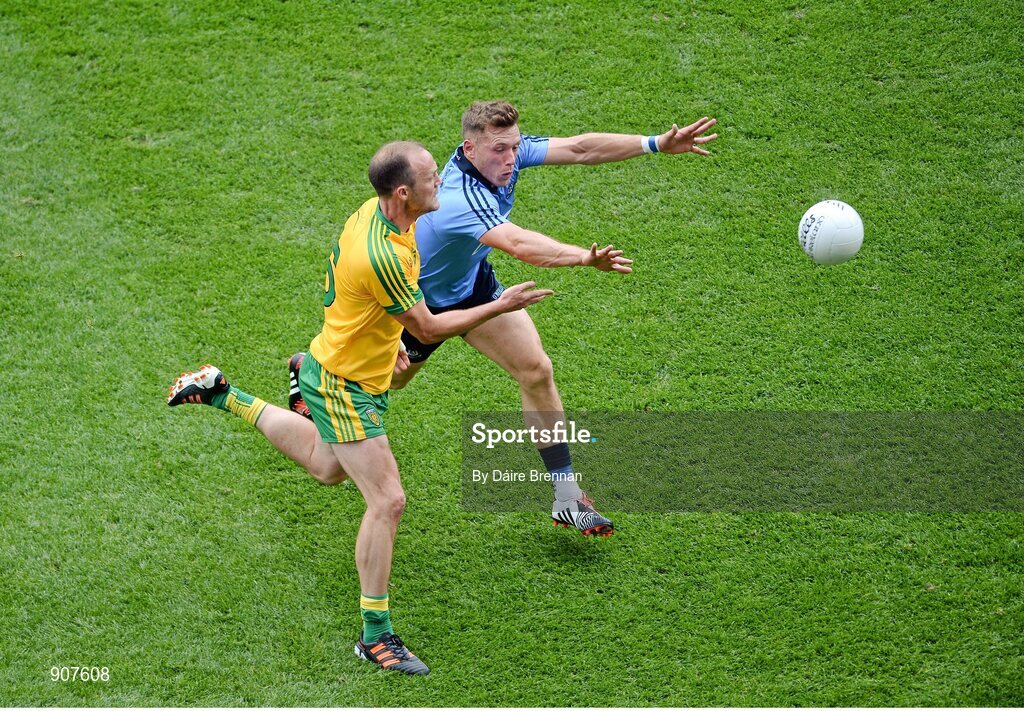 31 August 2014; Paul Flynn, Dublin, in action against Colm McFadden, Donegal. GAA Football All Ireland Senior Championship, Semi-Final, Dublin v Donegal, Croke Park, Dublin. Picture credit: Dáire Brennan / SPORTSFILE