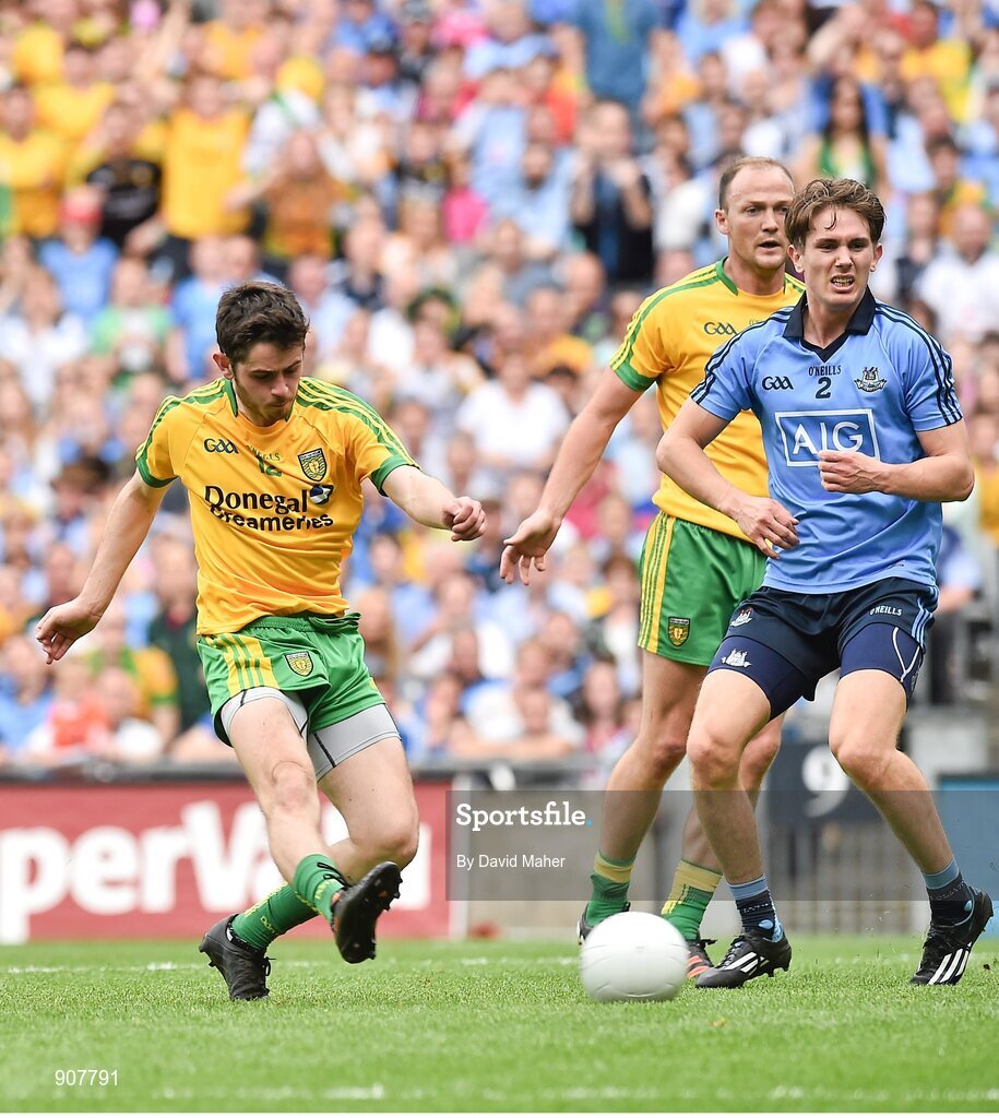 31 August 2014; Ryan McHugh, Donegal, scores his side's first goal. GAA Football All Ireland Senior Championship, Semi-Final, Dublin v Donegal, Croke Park, Dublin. Picture credit: David Maher / SPORTSFILE