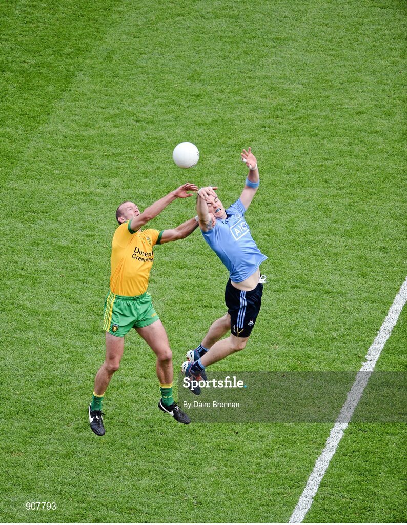 31 August 2014; Michael Darragh MacAuley, Dublin, in action against Neil Gallagher, Donegal. GAA Football All Ireland Senior Championship, Semi-Final, Dublin v Donegal, Croke Park, Dublin. Picture credit: Dáire Brennan / SPORTSFILE