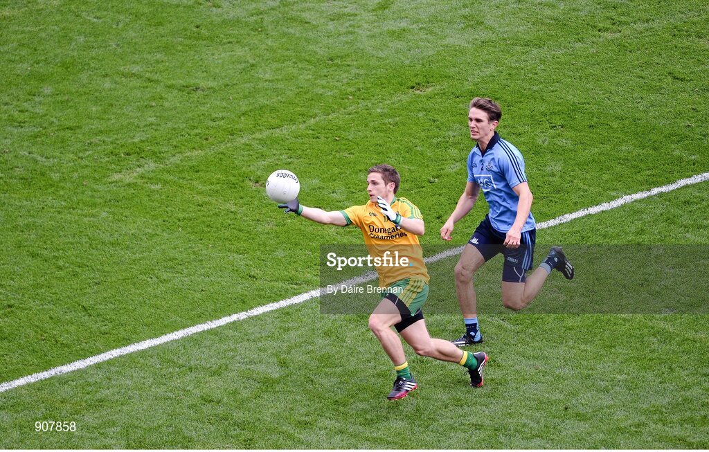 31 August 2014; Darach O'Connor, Donegal, in action against Michael Fitzsimons, Dublin. GAA Football All Ireland Senior Championship, Semi-Final, Dublin v Donegal, Croke Park, Dublin. Picture credit: Dáire Brennan / SPORTSFILE