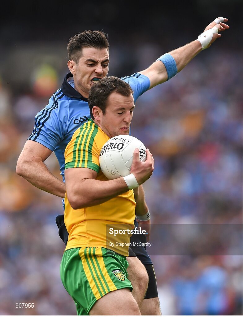 31 August 2014; Michael Murphy, Donegal, in action against Michael Darragh Macauley, Dublin. GAA Football All Ireland Senior Championship, Semi-Final, Dublin v Donegal, Croke Park, Dublin. Picture credit: Stephen McCarthy / SPORTSFILE