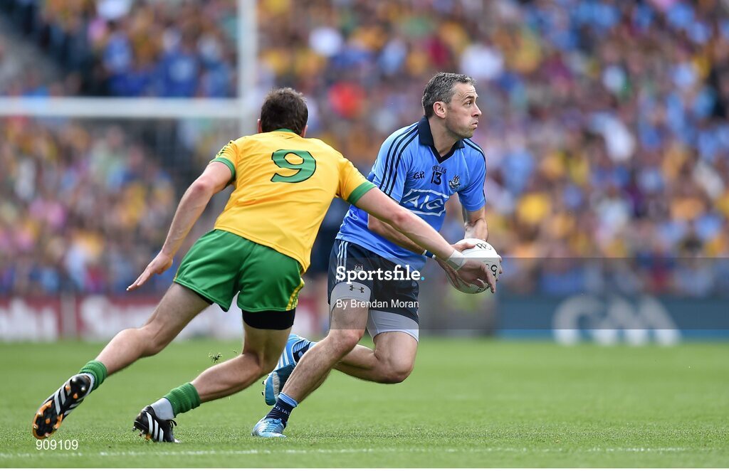 31 August 2014; Alan Brogan, Dublin, in action against Odhrán Mac Niallais, Donegal. GAA Football All Ireland Senior Championship, Semi-Final, Dublin v Donegal, Croke Park, Dublin. Picture credit: Brendan Moran / SPORTSFILE