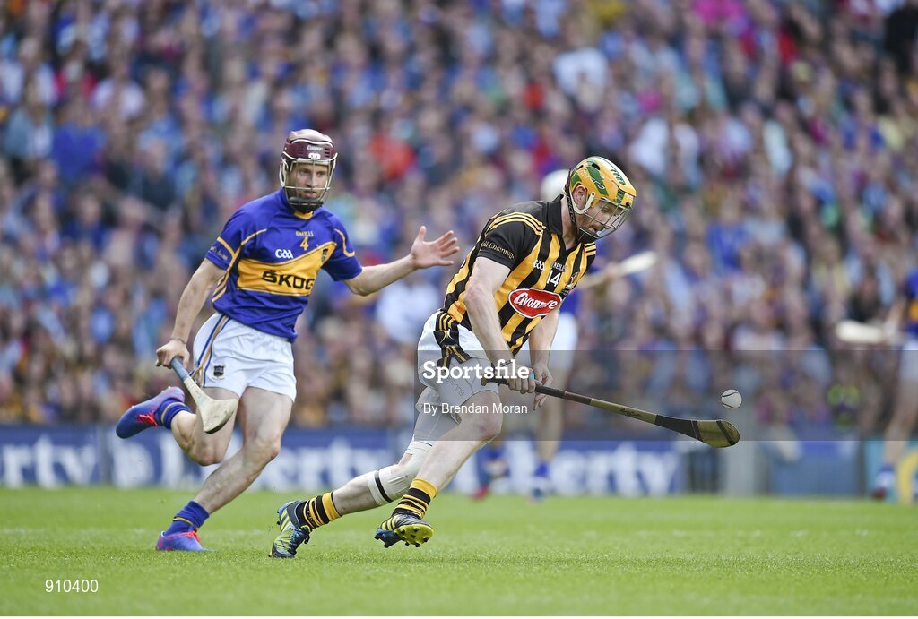 7 September 2014; Richie Power, Kilkenny, in action against Paddy Stapleton, Tipperary. GAA Hurling All Ireland Senior Championship Final, Kilkenny v Tipperary. Croke Park, Dublin. Picture credit: Brendan Moran / SPORTSFILE