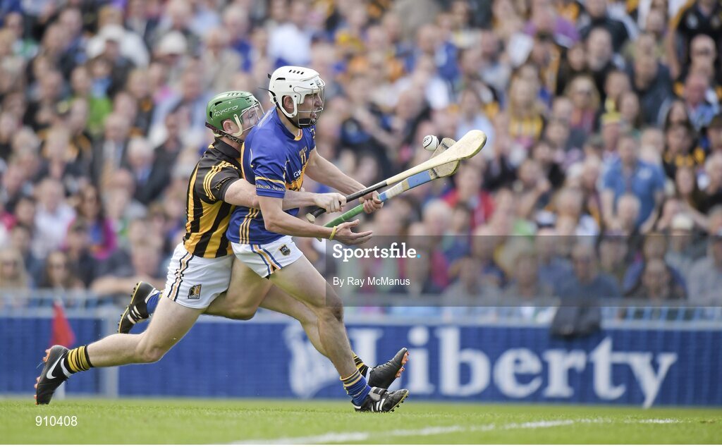 7 September 2014; Patrick Maher, Tipperary, is taken down by Paul Murphy, Kilkenny, resulting in referee Barry Kelly awarding a penalty. GAA Hurling All Ireland Senior Championship Final, Kilkenny v Tipperary. Croke Park, Dublin. Picture credit: Ray McManus / SPORTSFILE