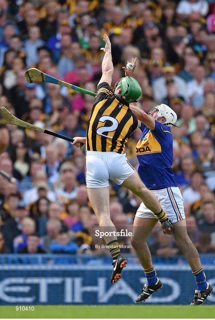 7 September 2014; Patrick Maher, Tipperary, catches a high ball ahead of Paul Murphy, Kilkenny. GAA Hurling All Ireland Senior Championship Final, Kilkenny v Tipperary. Croke Park, Dublin. Picture credit: Brendan Moran / SPORTSFILE