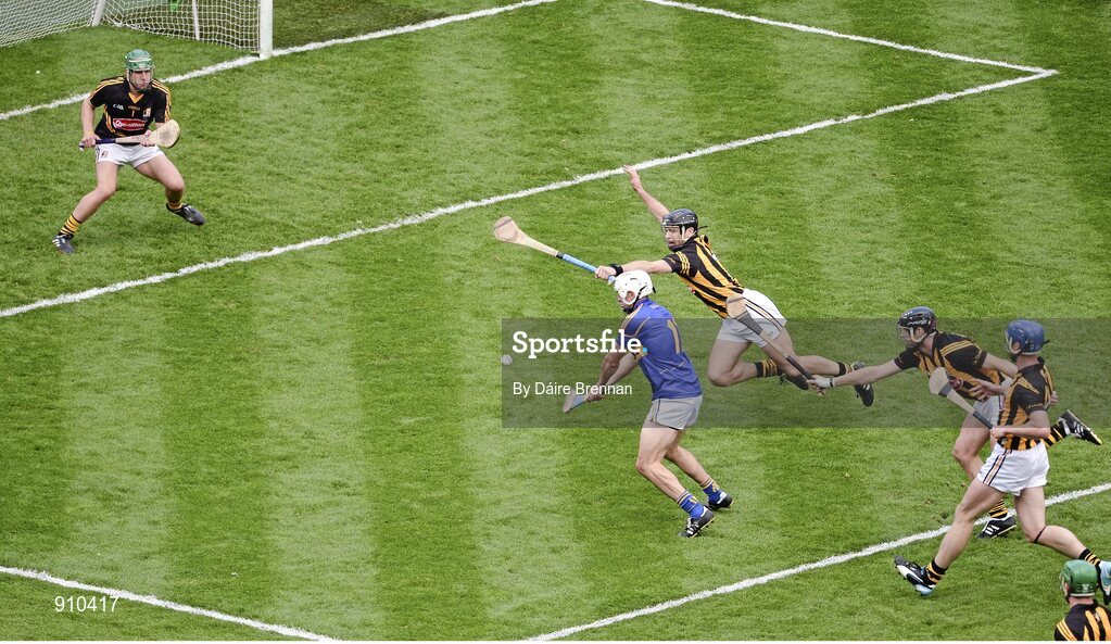 7 September 2014; Patrick Maher, Tipperary, scores his side's first goal past Kilkenny goalkeeper Eoin Murphy. GAA Hurling All Ireland Senior Championship Final, Kilkenny v Tipperary. Croke Park, Dublin. Picture credit: Dáire Brennan / SPORTSFILE