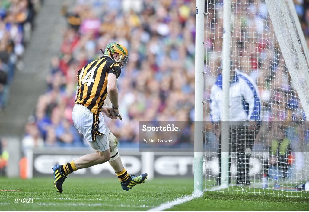 7 September 2014; Richie Power, Kilkenny, scores his side's first goal. GAA Hurling All Ireland Senior Championship Final, Kilkenny v Tipperary. Croke Park, Dublin. Picture credit: Matt Browne / SPORTSFILE