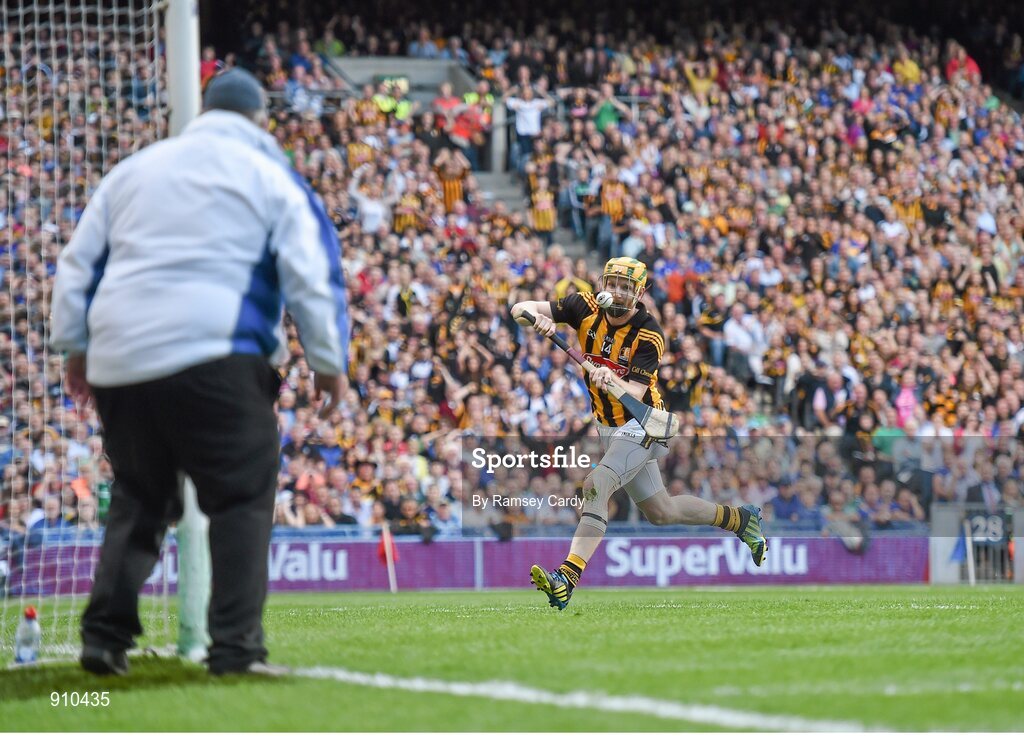 7 September 2014; Richie Power, Kilkenny, runs in to score his team's first goal. GAA Hurling All Ireland Senior Championship Final, Kilkenny v Tipperary. Croke Park, Dublin.  Picture credit: Ramsey Cardy / SPORTSFILE