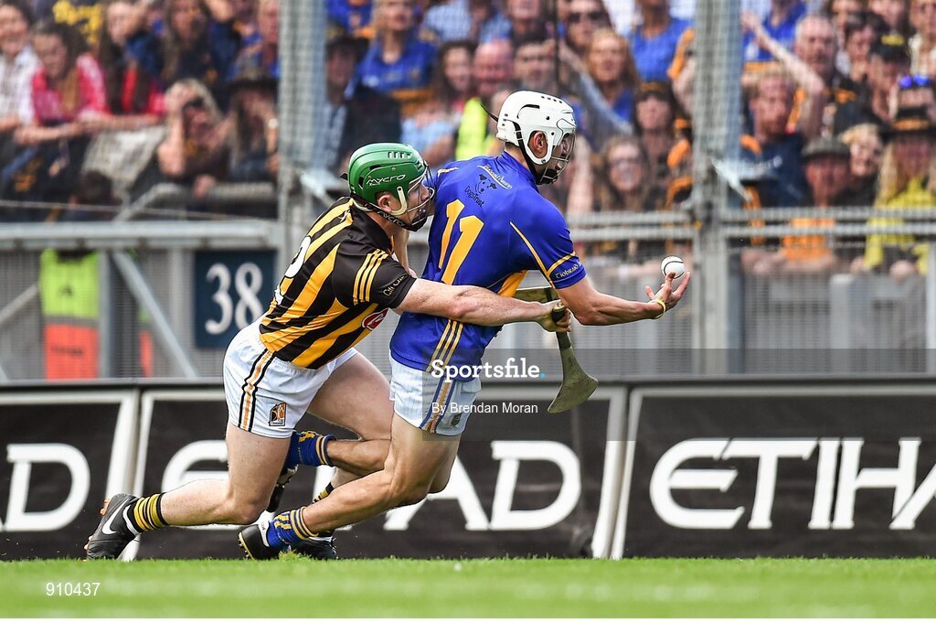 7 September 2014; Patrick Maher, Tipperary, is taken down by Paul Murphy, Kilkenny, resulting in referee Barry Kelly awarding a penalty. GAA Hurling All Ireland Senior Championship Final, Kilkenny v Tipperary. Croke Park, Dublin. Picture credit: Brendan Moran / SPORTSFILE