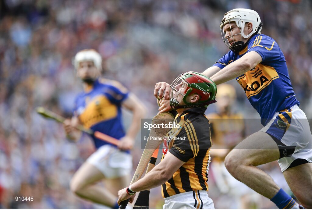 7 September 2014; Eoin Larkin, Kilkenny, in action against Brendan Maher, Tipperary. GAA Hurling All Ireland Senior Championship Final, Kilkenny v Tipperary. Croke Park, Dublin. Picture credit: Piaras Ó Mídheach / SPORTSFILE