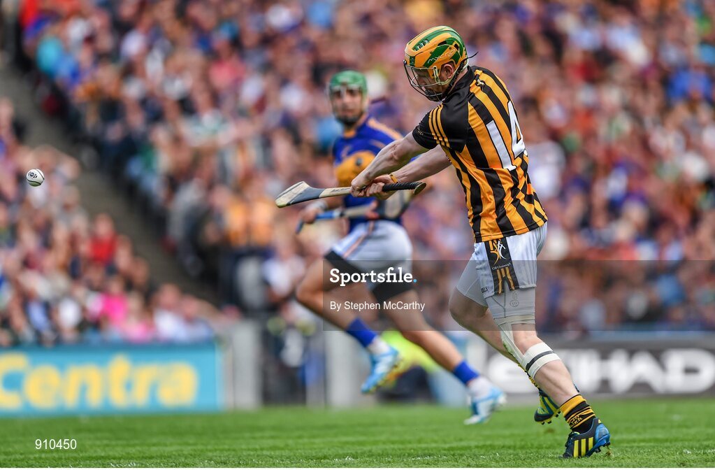 7 September 2014; Richie Power, Kilkenny, shoots to score his side's third goal of the game. GAA Hurling All Ireland Senior Championship Final, Kilkenny v Tipperary. Croke Park, Dublin. Picture credit: Stephen McCarthy / SPORTSFILE