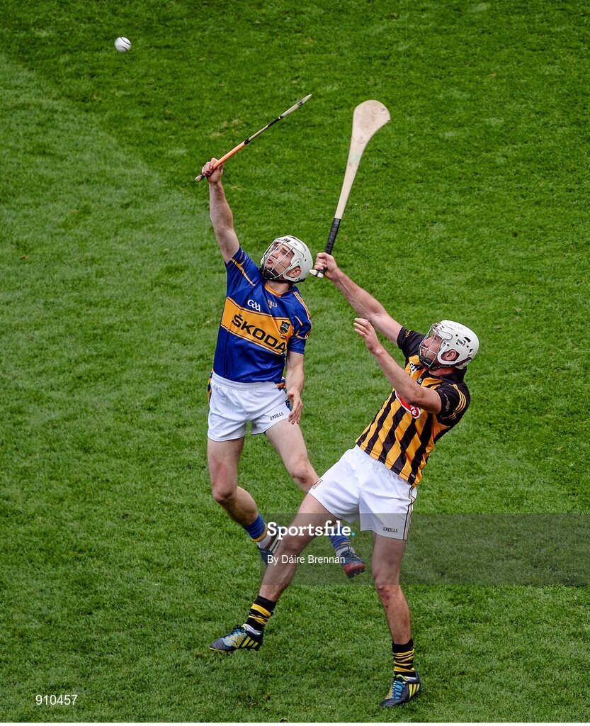 7 September 2014; Brendan Maher, Tipperary, in action against Michael Fennelly, Kilkenny. GAA Hurling All Ireland Senior Championship Final, Kilkenny v Tipperary. Croke Park, Dublin. Picture credit: Dáire Brennan / SPORTSFILE