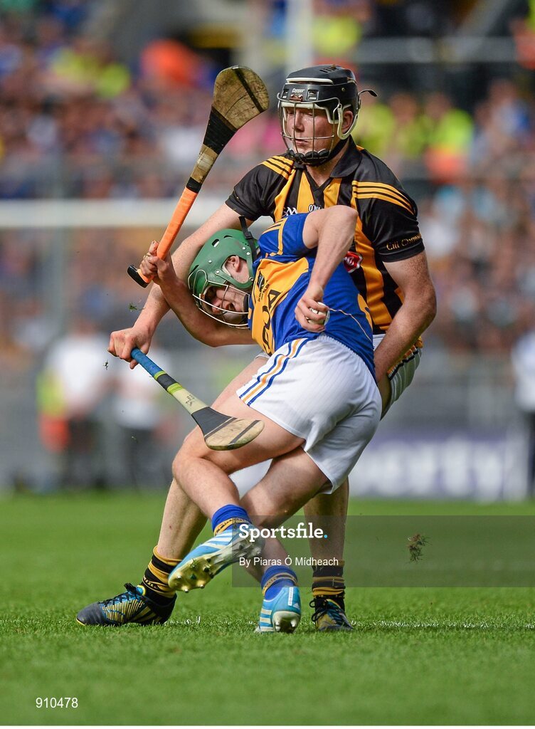 7 September 2014; Cathal Barrett, Tipperary, in action against Walter Walsh, Kilkenny. GAA Hurling All Ireland Senior Championship Final, Kilkenny v Tipperary. Croke Park, Dublin. Picture credit: Piaras Ó Mídheach / SPORTSFILE