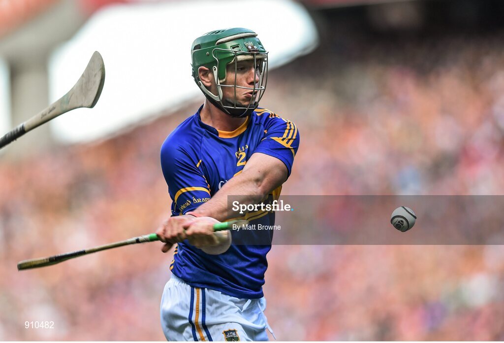 7 September 2014; John O'Dwyer, Tipperary, scores his side's equalising point. GAA Hurling All Ireland Senior Championship Final, Kilkenny v Tipperary. Croke Park, Dublin. Picture credit: Matt Browne / SPORTSFILE