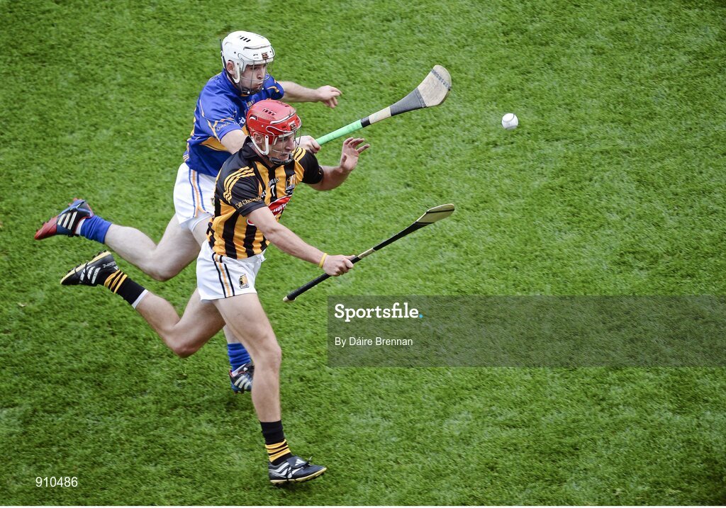 7 September 2014; Cillian Buckley, Kilkenny, in action against Gear—id Ryan, Tipperary. GAA Hurling All Ireland Senior Championship Final, Kilkenny v Tipperary. Croke Park, Dublin. Picture credit: Dáire Brennan / SPORTSFILE