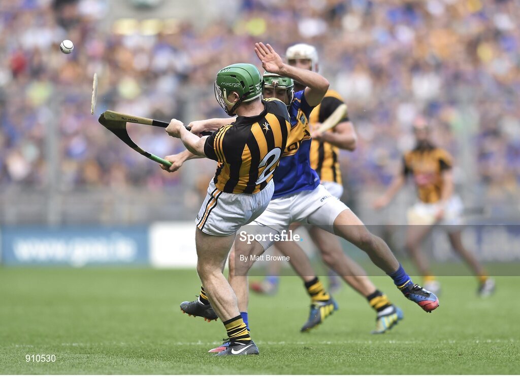 7 September 2014; Paul Murphy, Kilkenny, breaks his hurley after a block from James Woodlock, Tipperary. GAA Hurling All Ireland Senior Championship Final, Kilkenny v Tipperary. Croke Park, Dublin. Picture credit: Matt Browne / SPORTSFILE